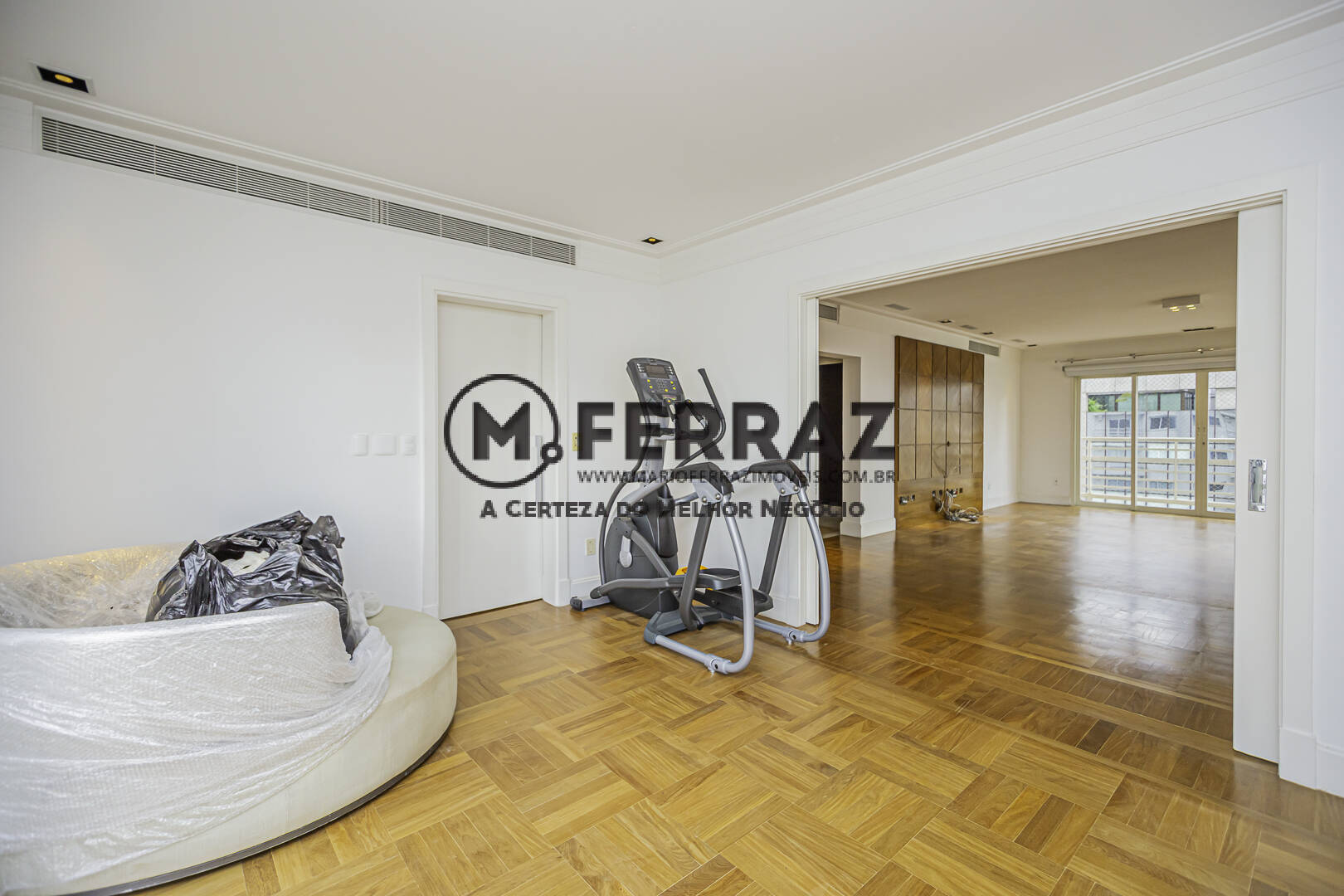 Apartamento para alugar com 3 quartos, 274m² - Foto 11