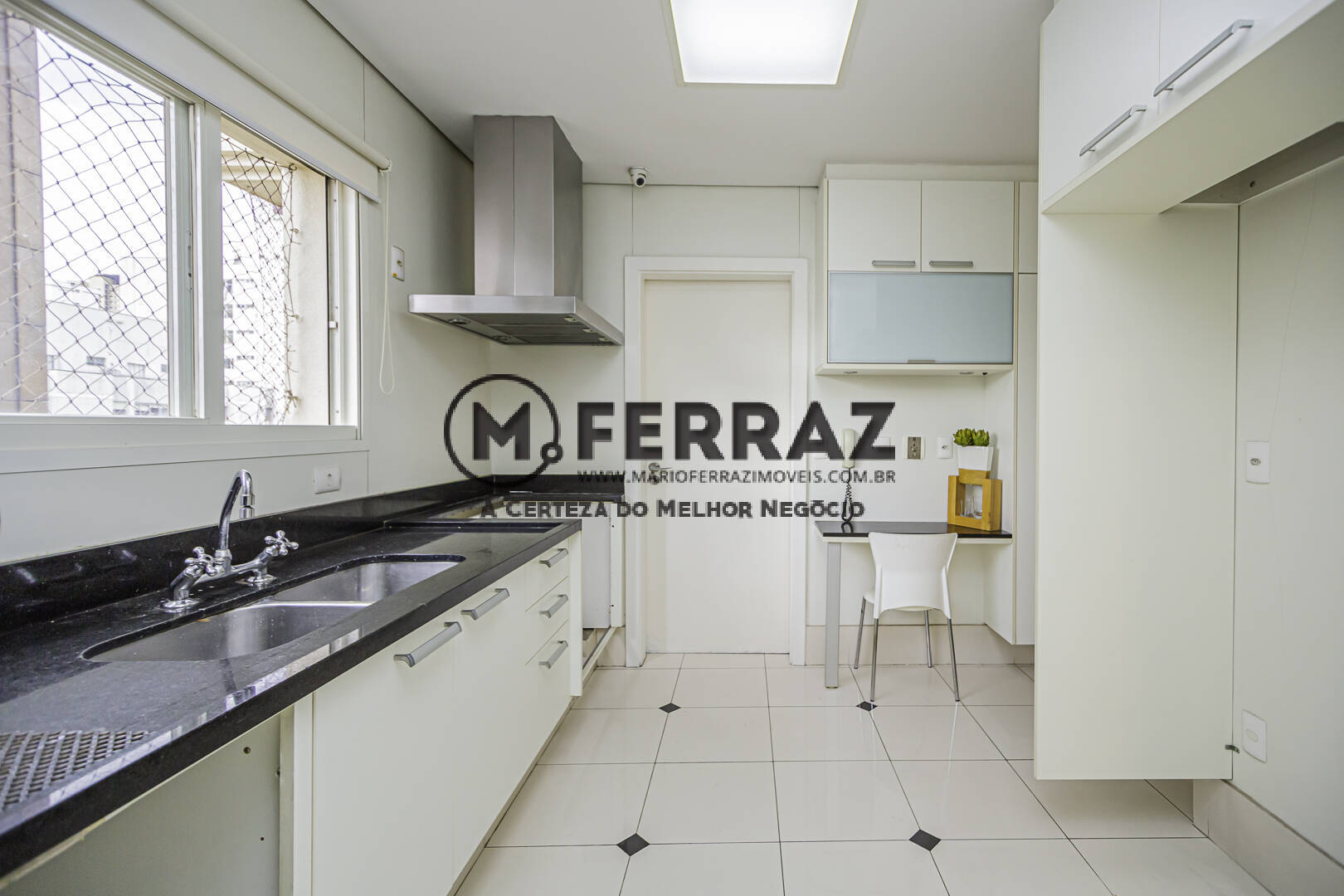 Apartamento para alugar com 3 quartos, 274m² - Foto 16