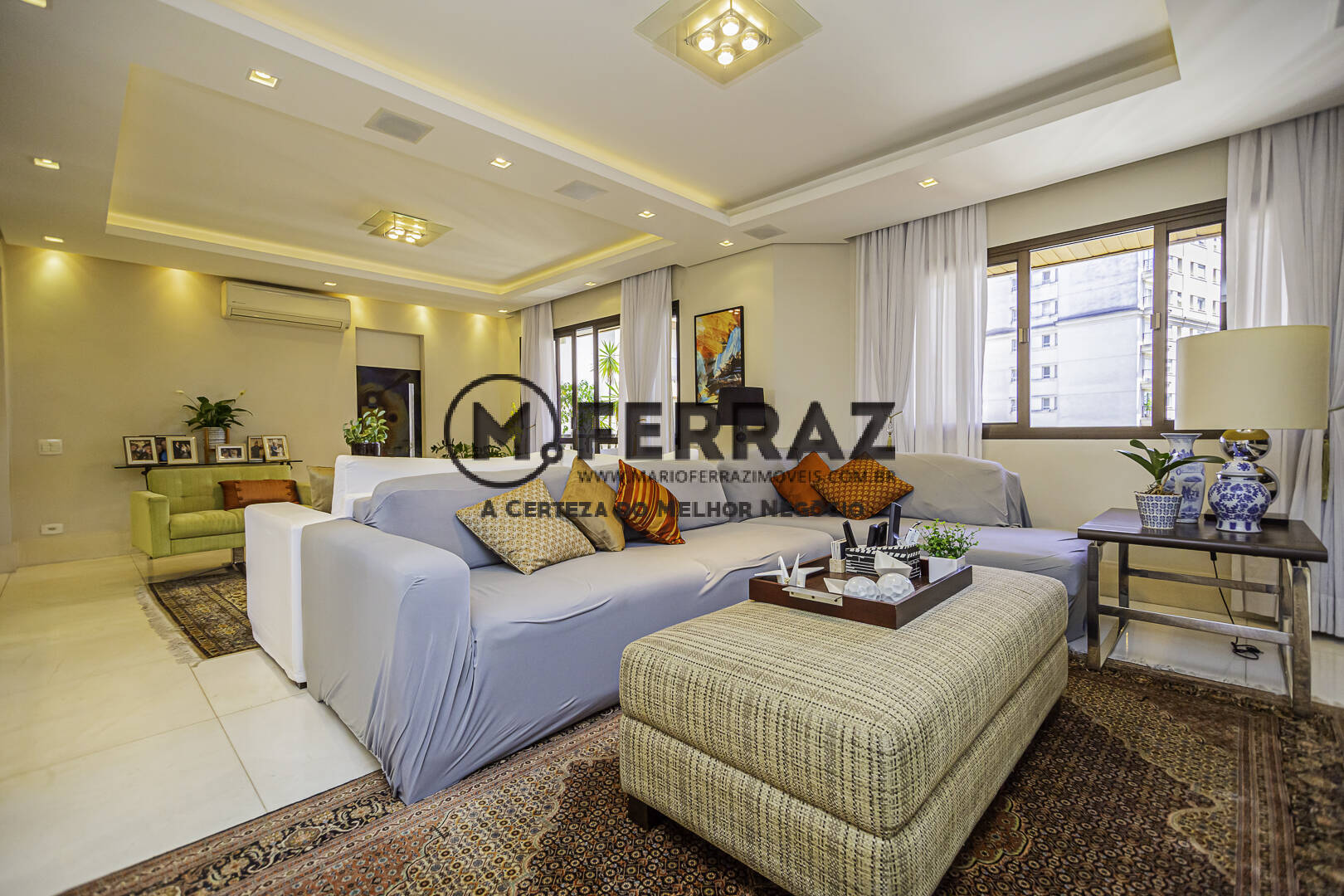 Apartamento à venda com 4 quartos, 213m² - Foto 2