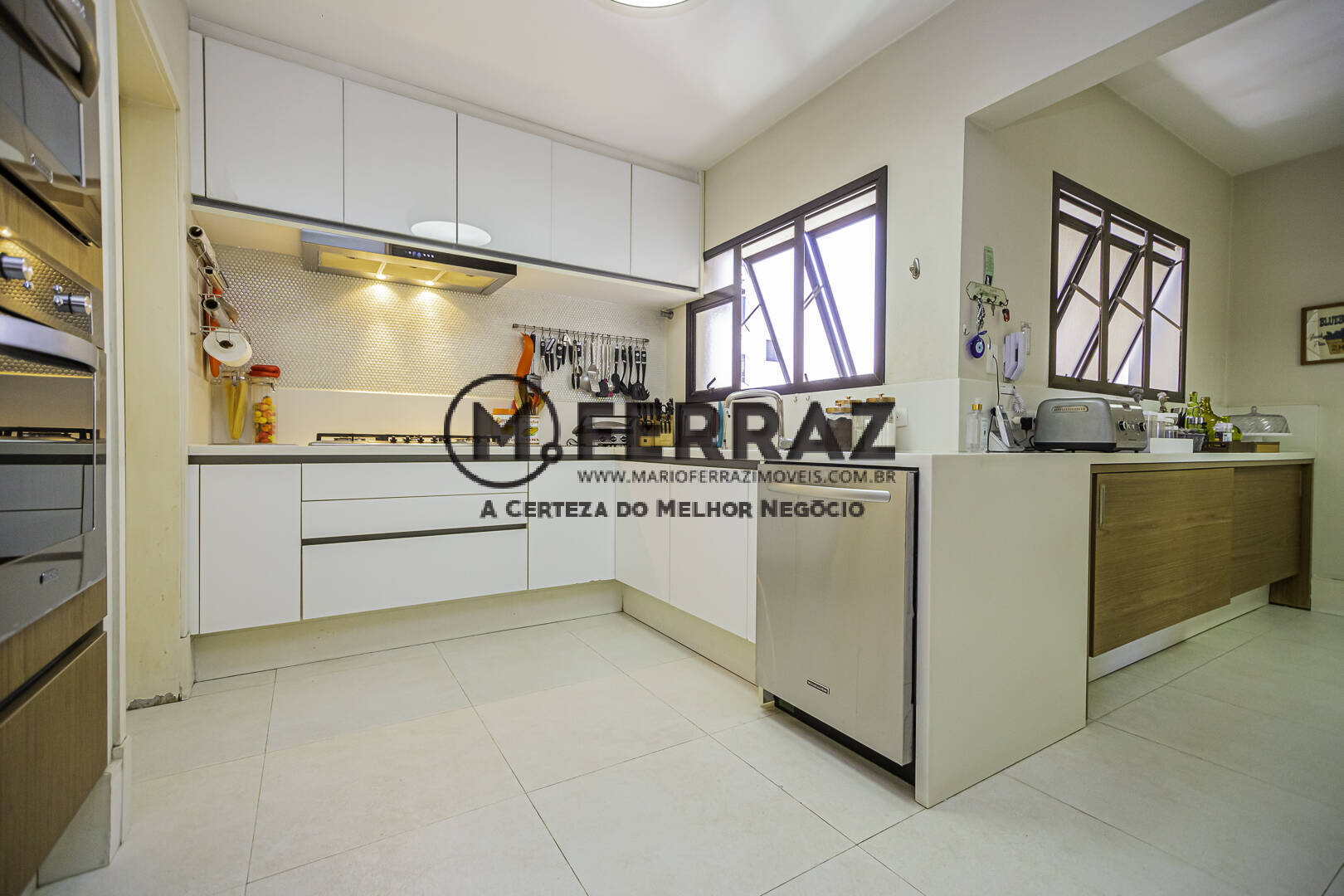 Apartamento à venda com 4 quartos, 213m² - Foto 11