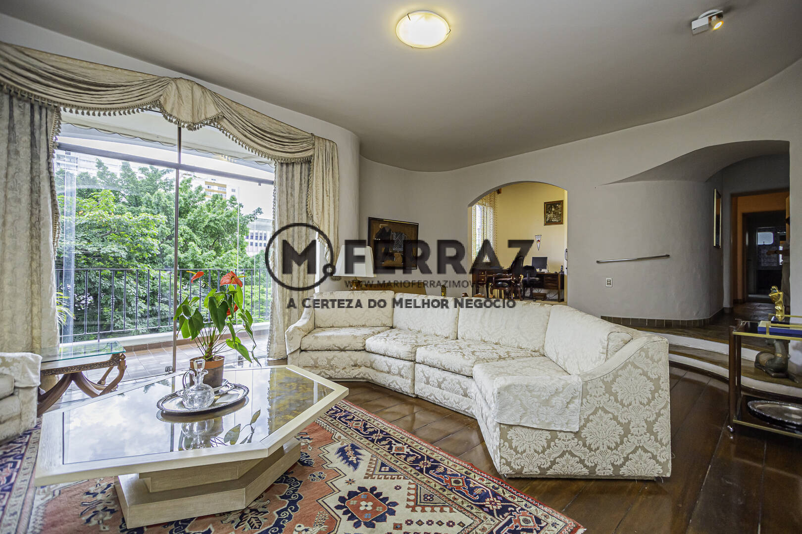 Apartamento à venda com 3 quartos, 200m² - Foto 4