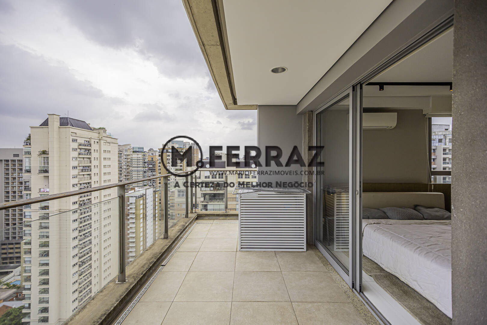 Apartamento para alugar com 1 quarto, 97m² - Foto 2