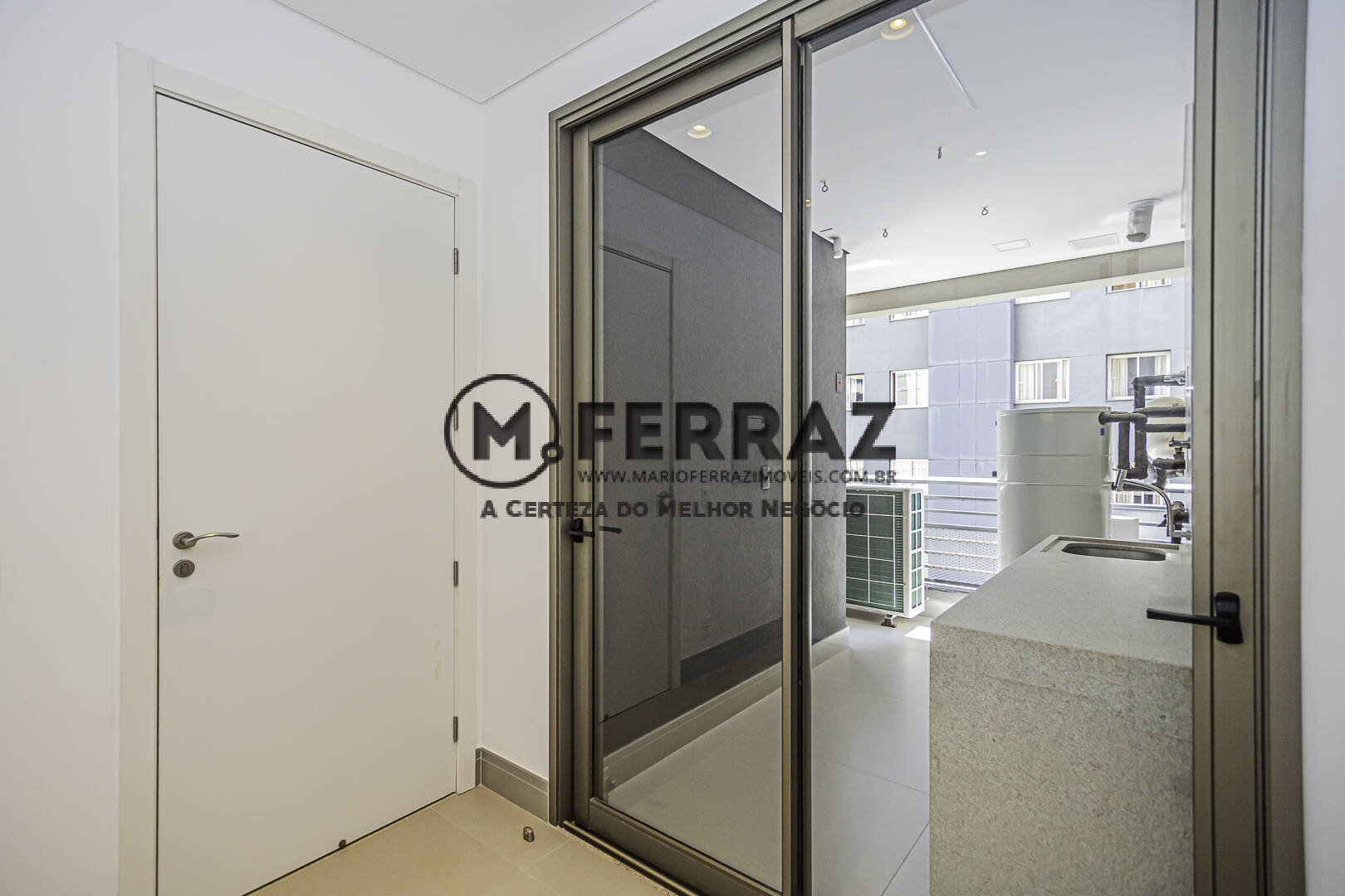 Apartamento à venda com 4 quartos, 270m² - Foto 11