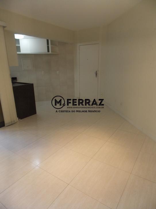 Apartamento à venda com 1 quarto, 50m² - Foto 2