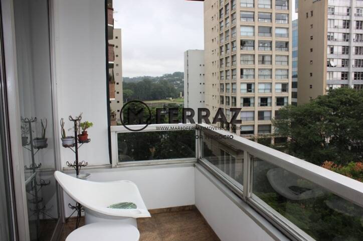 Apartamento à venda com 3 quartos, 235m² - Foto 2